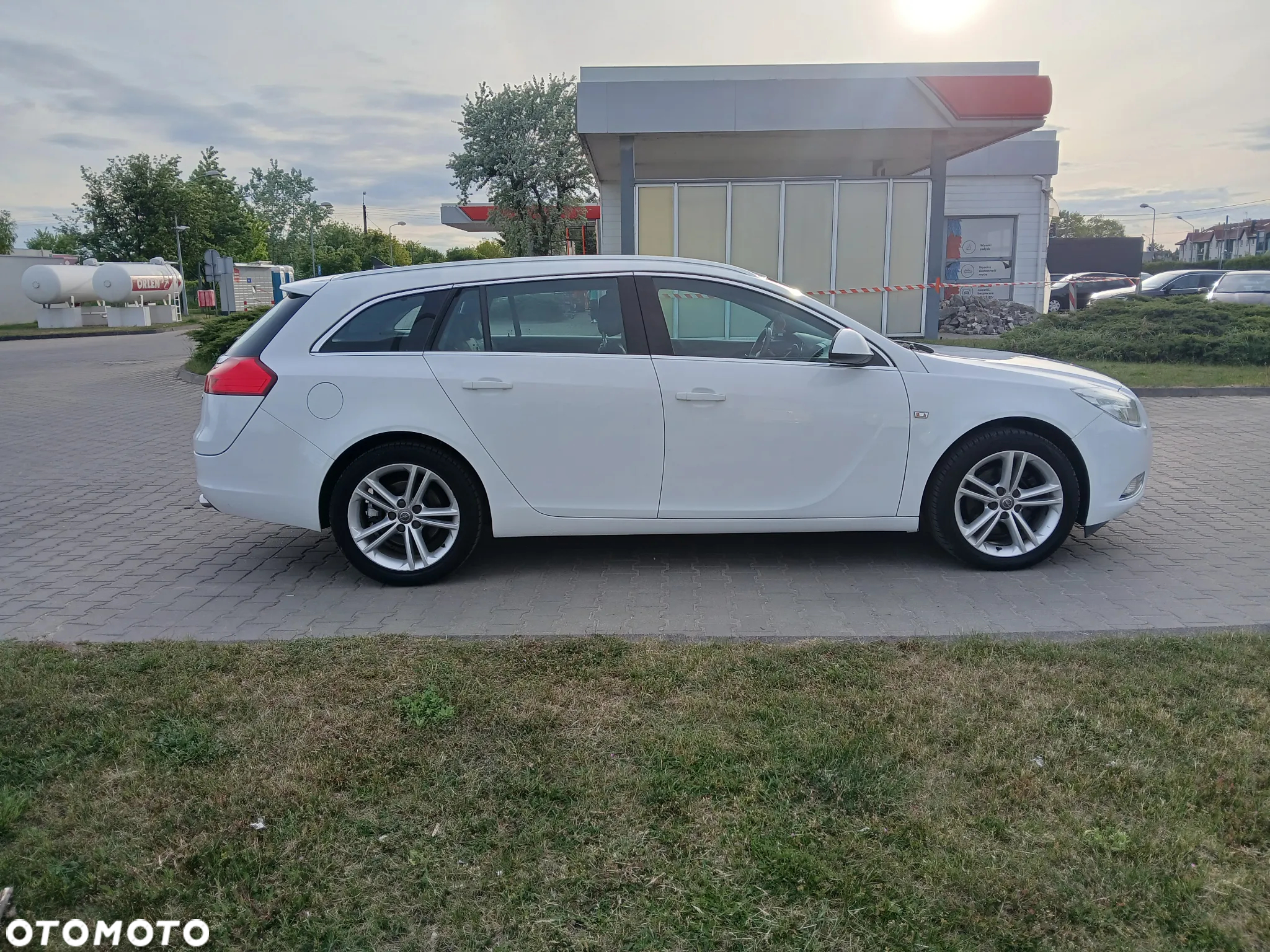 Opel Insignia 1.6 Turbo Sports Tourer Cosmo - 12