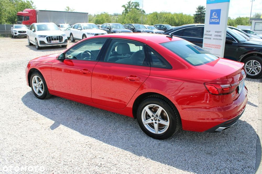 Audi A4 Limousine - 9