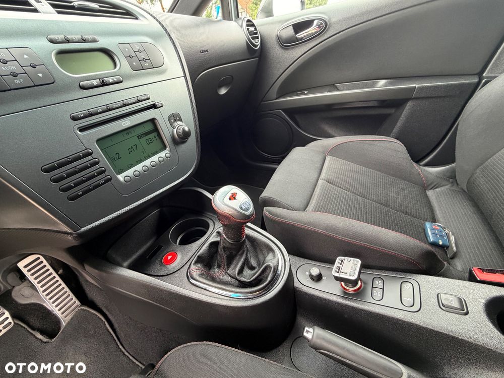 Seat Leon 2.0 T FSI Cupra R - 12