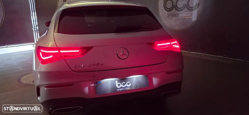 Mercedes-Benz CLA 250 e Shooting Brake AMG Line - 18