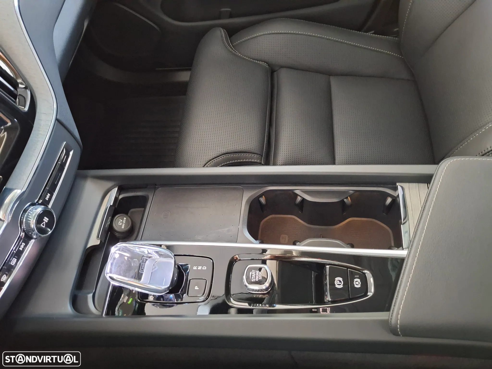 Volvo XC 60 2.0 T8 PHEV Ultra Dark AWD - 26