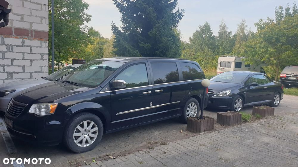 Chrysler Town & Country 3.6 Limited - 4