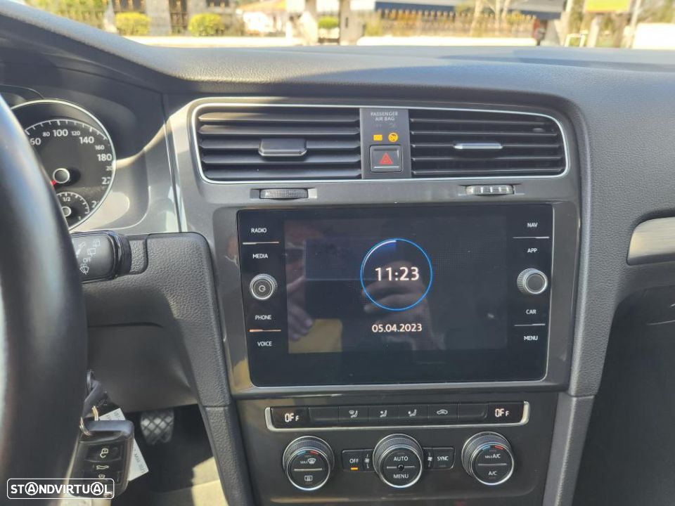 VW Golf Variant 1.6 TDi Highline - 28