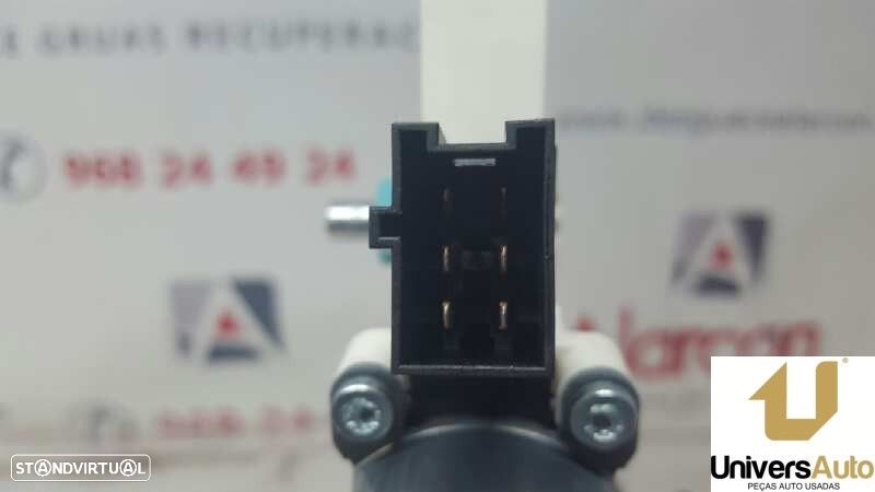 MOTOR ELEVADOR TRASEIRO DIREITO MERCEDES CLASE B (W245) 200 CDI (245.208) - 3