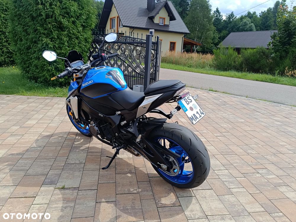 Suzuki GSX 1000 - 6