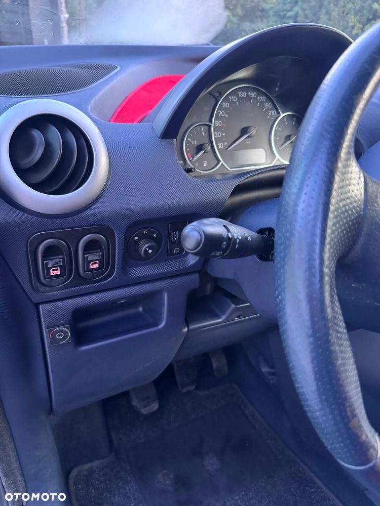 Peugeot 1007 1.4 Trendy - 19