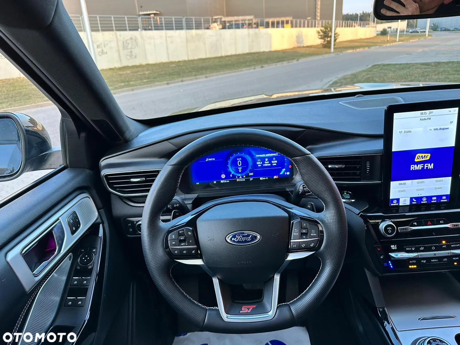 Ford Explorer - 23