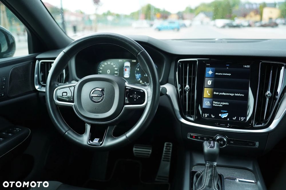 Volvo S60 T5 R-Design - 27