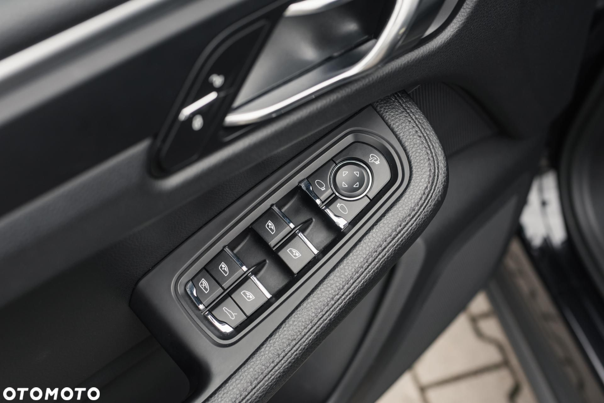 Porsche Macan - 30