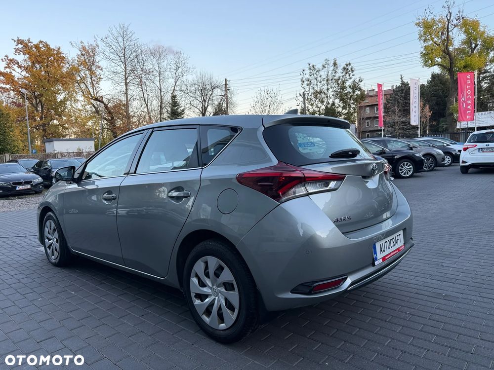 Toyota Auris 1.6 Premium - 27