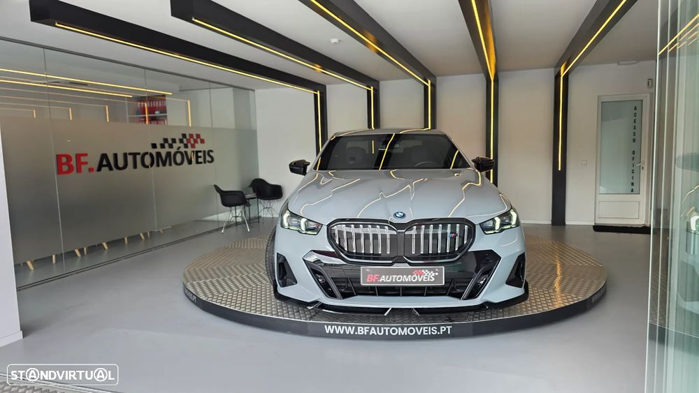 BMW 530 e Pack Desportivo M - 12