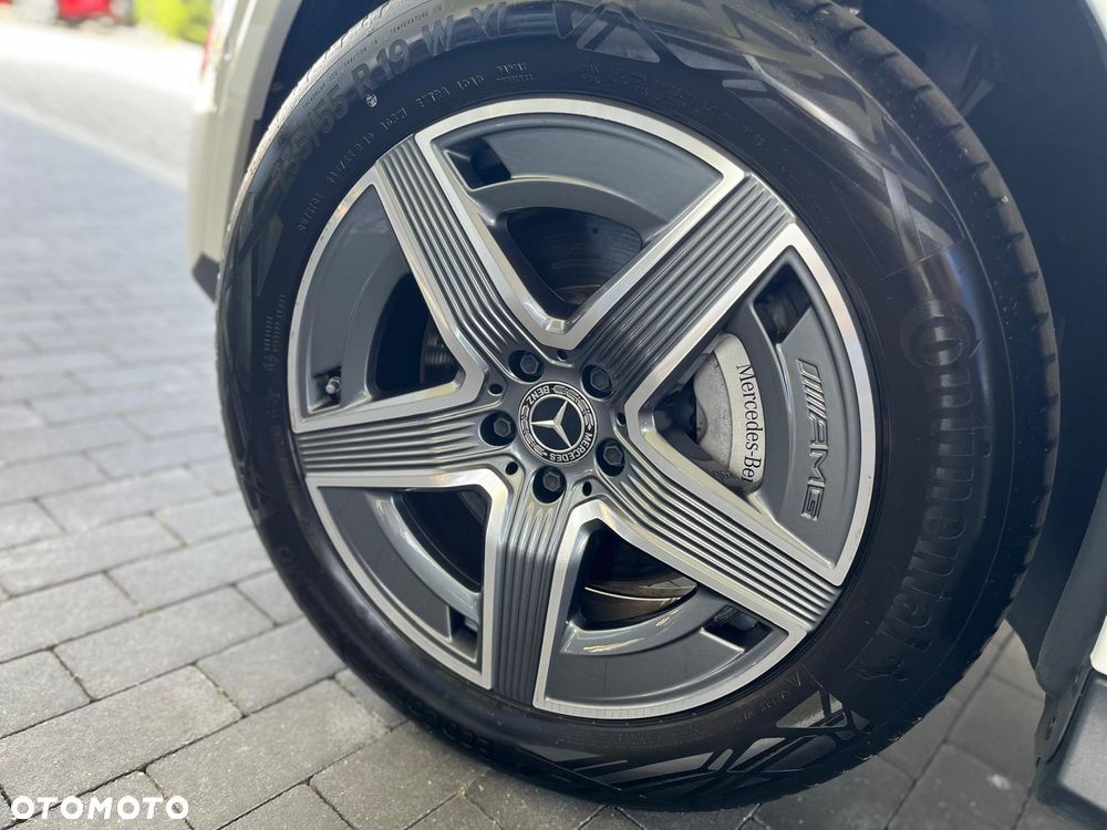Mercedes-Benz GLC 300 e 4-Matic AMG Line - 32