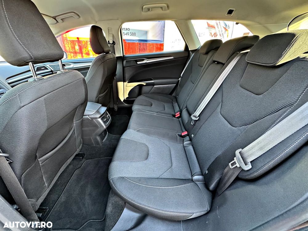 Ford Mondeo 2.0 TDCi Powershift Titanium - 6