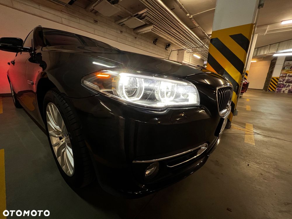 BMW Seria 5 530d xDrive Luxury Line - 32
