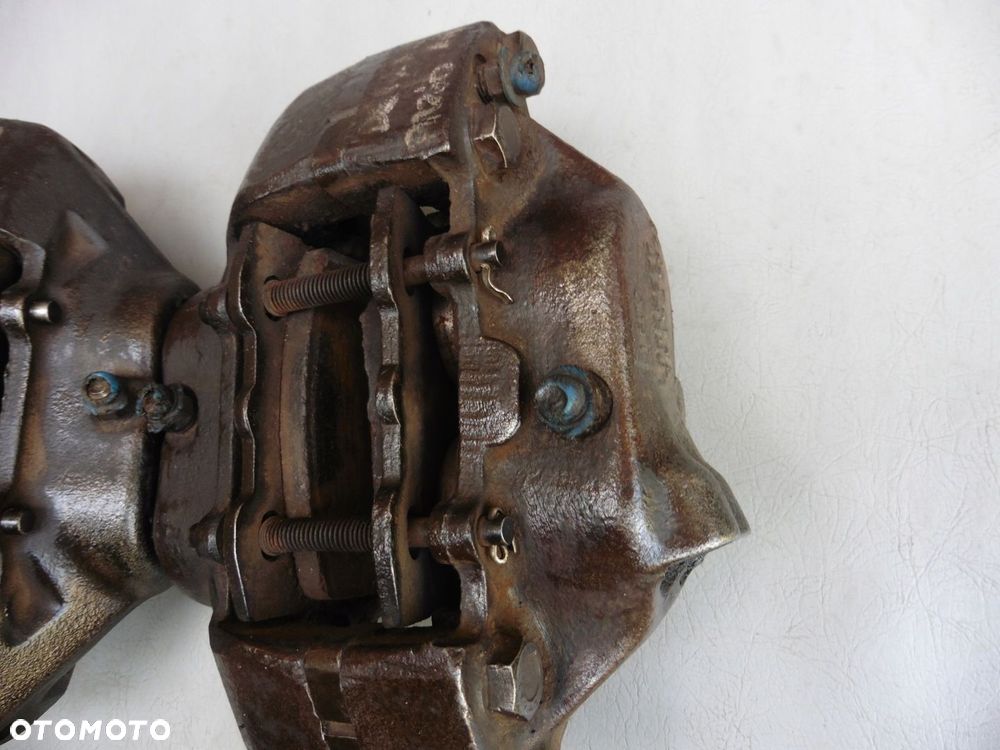 ZACISK HAMULCOWY PRAWY PRZÓD KLOCKI LAND ROVER DISCOVERY I - 2