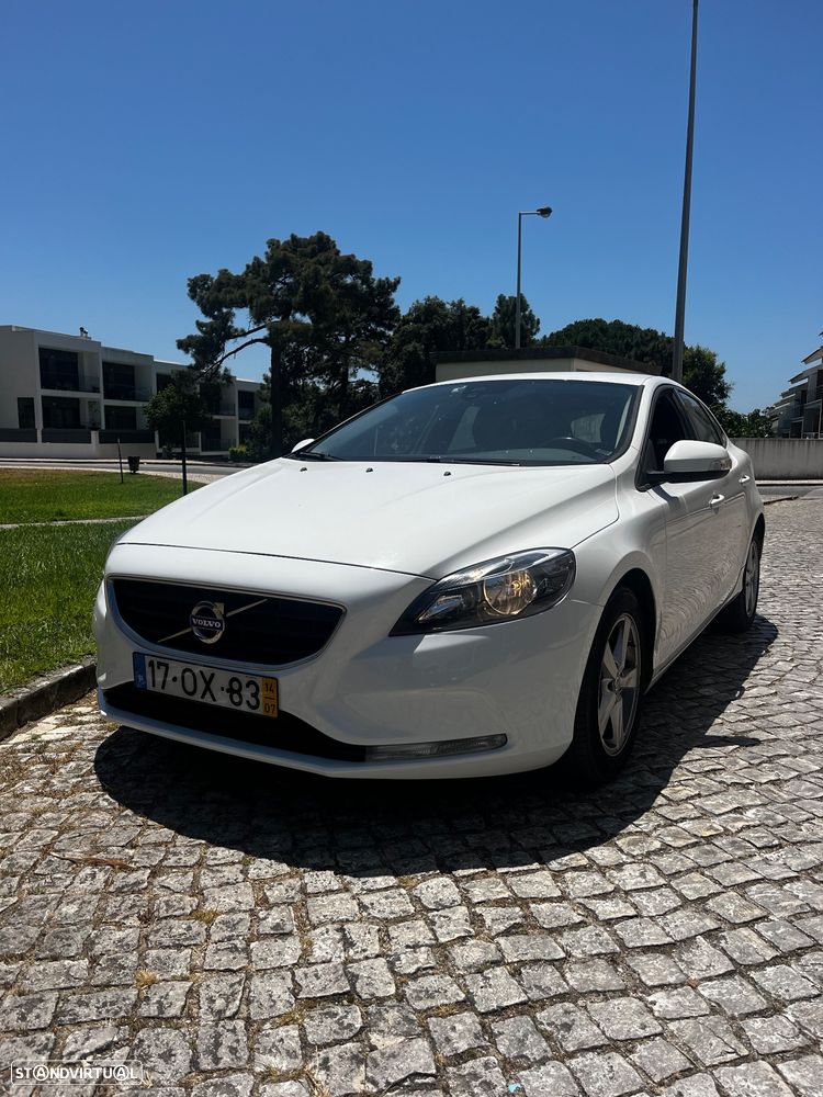 Volvo V40 1.6 D2 R-Design Momentum - 1