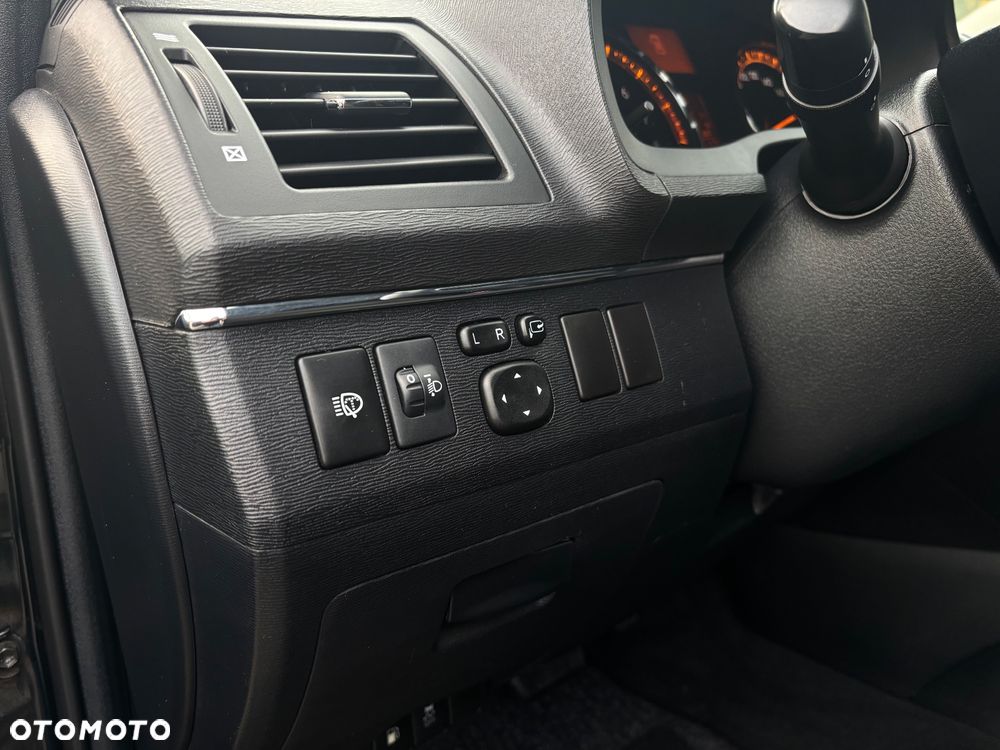 Toyota Avensis Touring Sports 1.8 Multidrive S Executive - 37