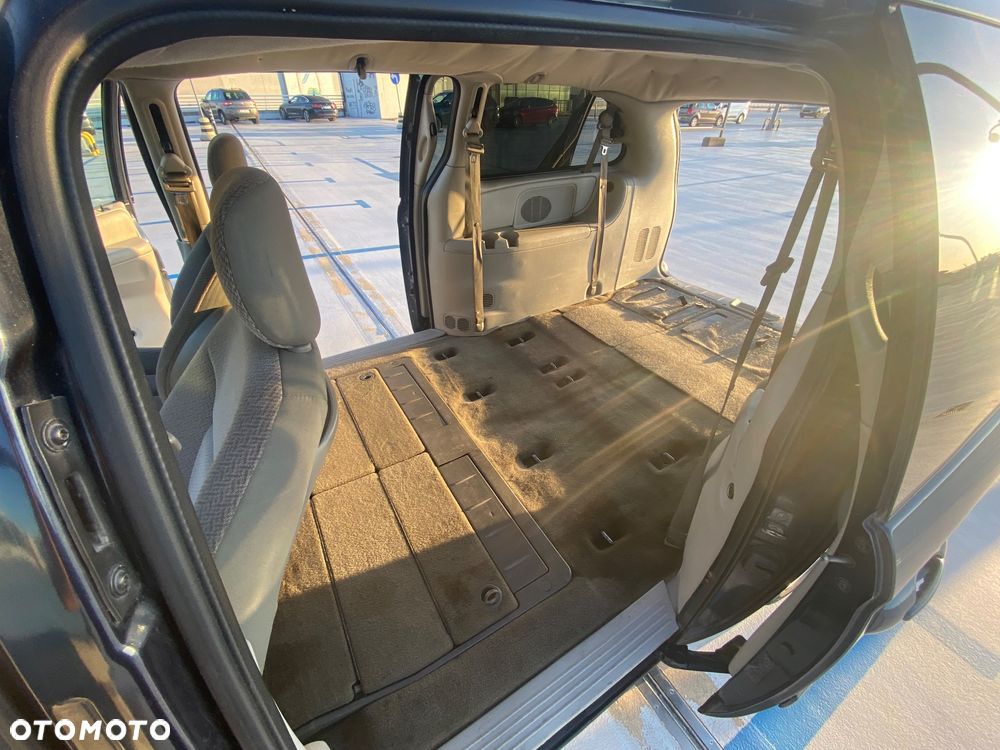 Chrysler Town & Country 3.3 LX - 18