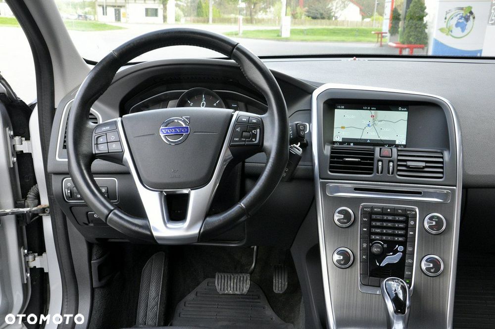 Volvo XC 60 D4 Momentum - 37