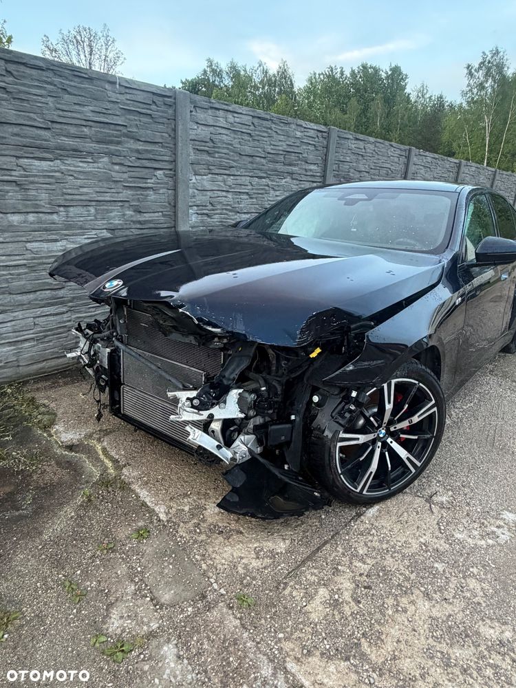 BMW Seria 5 520d xDrive mHEV M Sport - 2