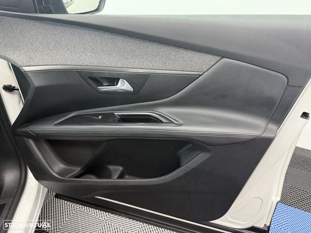 Peugeot 3008 1.2 PureTech Allure Pack EAT8 - 20