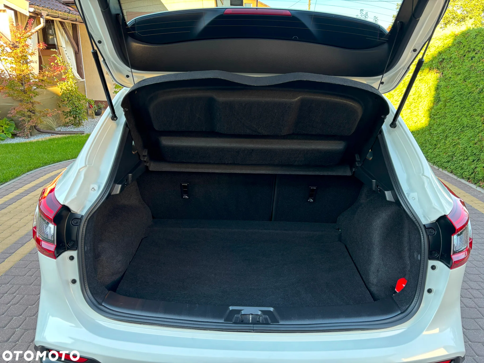 Nissan Qashqai 1.3 DIG-T N-Connecta - 39