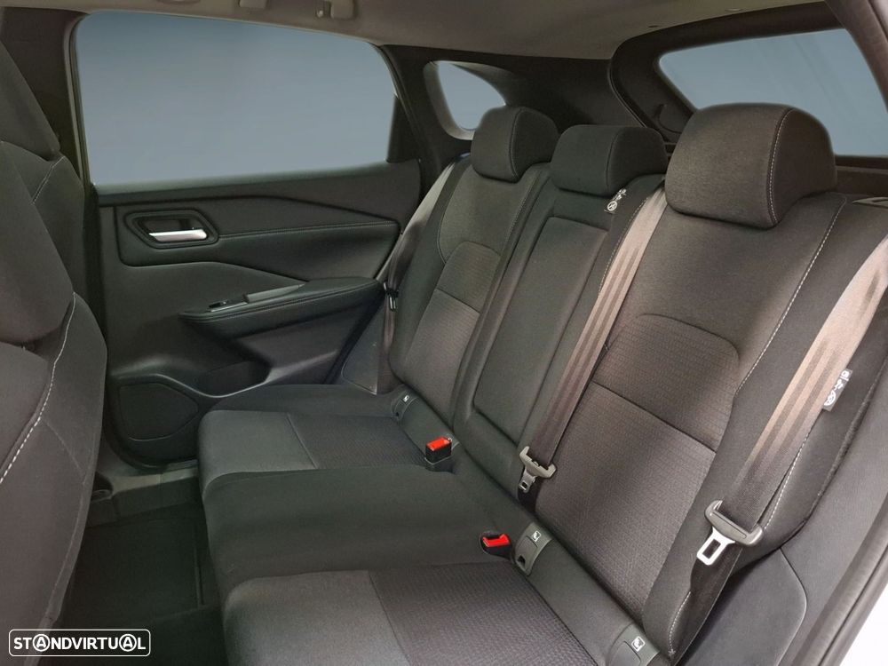 Nissan Qashqai 1.3 DIG-T N-Connecta LED+TT+SKY Xtronic - 6