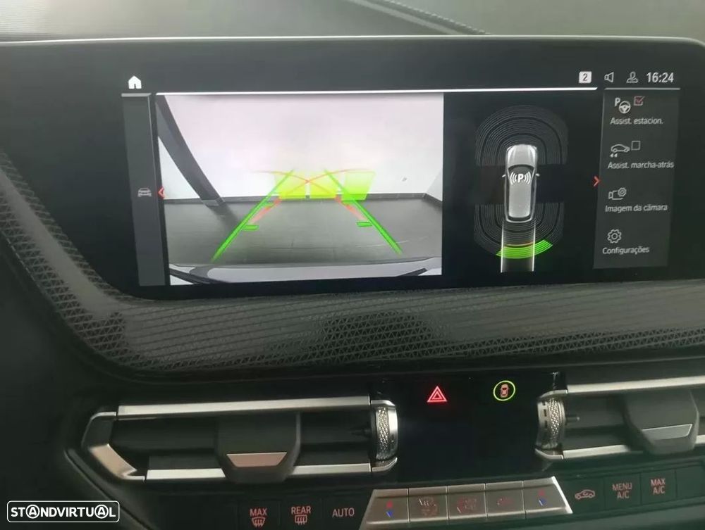 BMW 116 d Pack Desportivo M Auto - 27