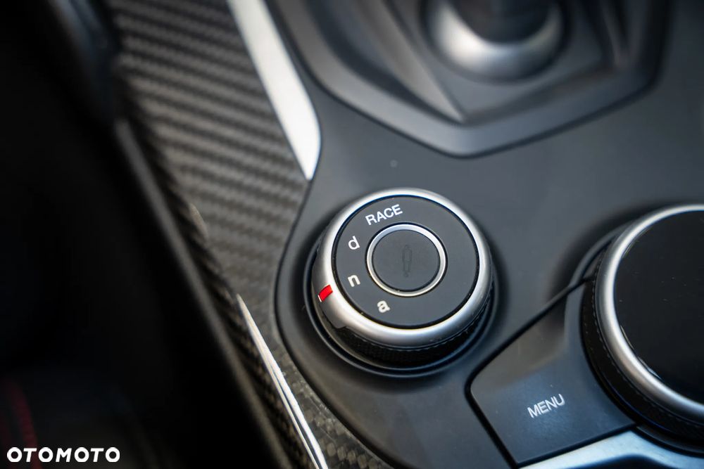 Alfa Romeo Giulia 2.9 Bi Turbo V6 Quadrifoglio - 22