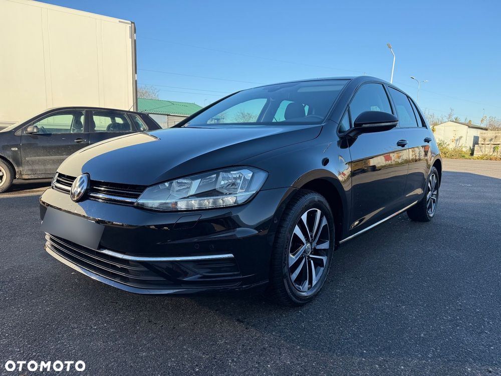 Volkswagen Golf - 6