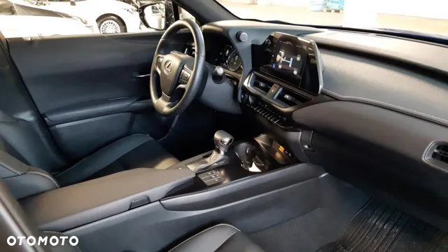 Lexus UX - 2
