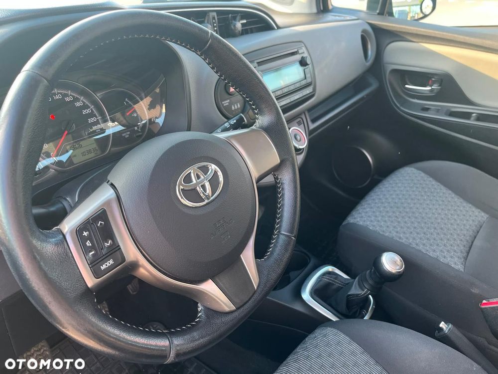 Toyota Yaris - 4