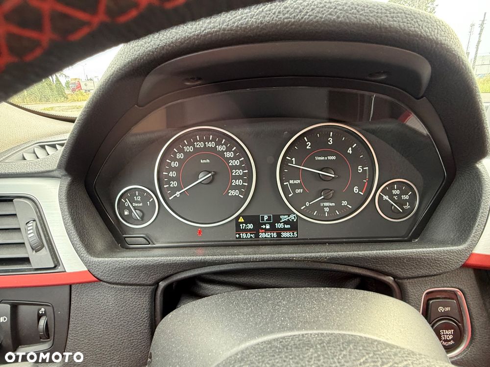 BMW Seria 3 320d Touring Blue Performance Sport Line - 31