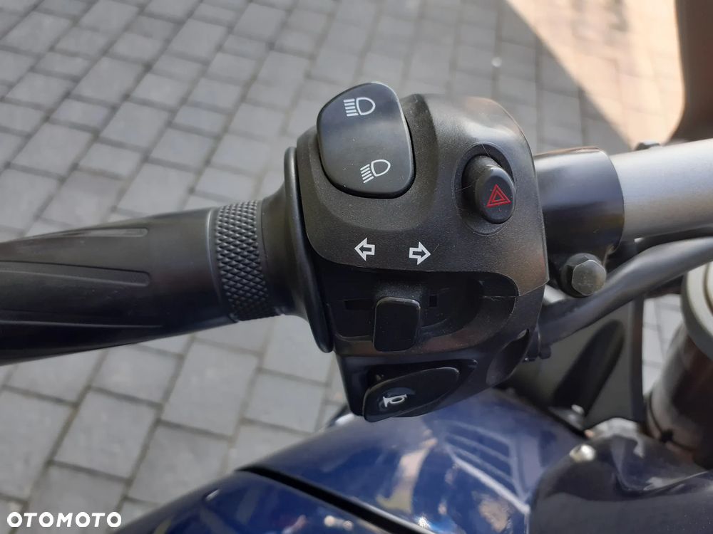Yamaha FZ - 17