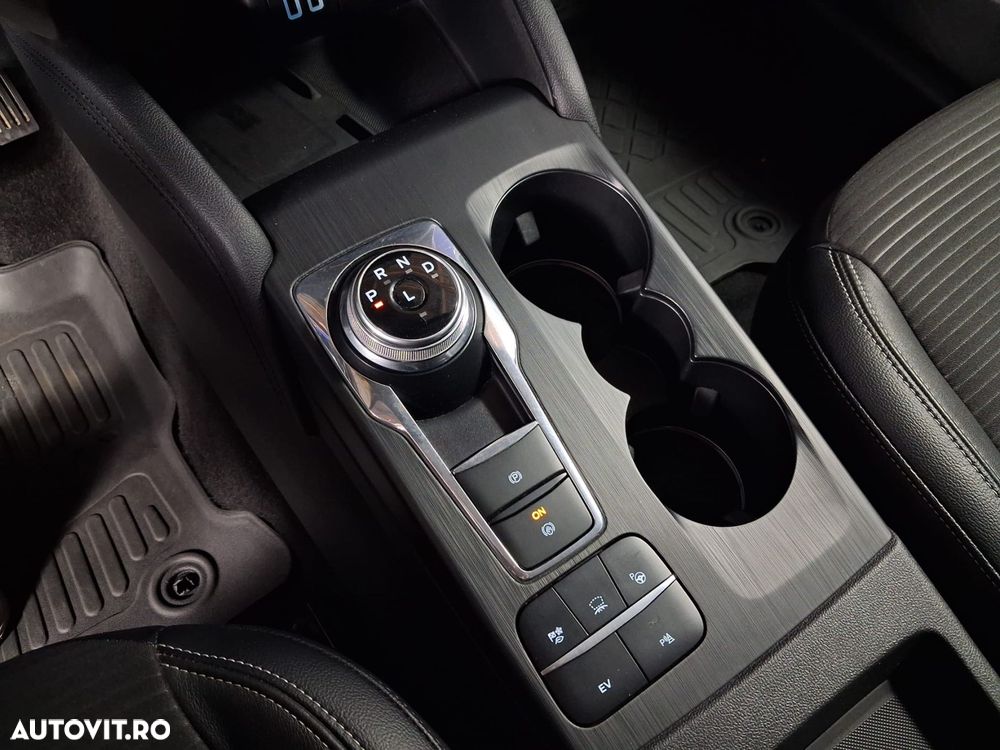Ford Kuga - 26