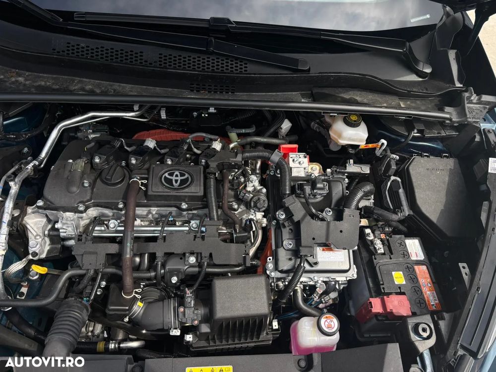 Toyota C-HR 1.8 HEV 140 CP 4x2 CVT Dynamic - 12