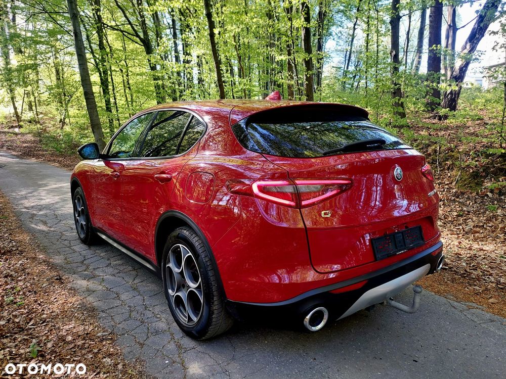 Alfa Romeo Stelvio 2.0 Turbo 16V AT8-Q4 Executive - 4