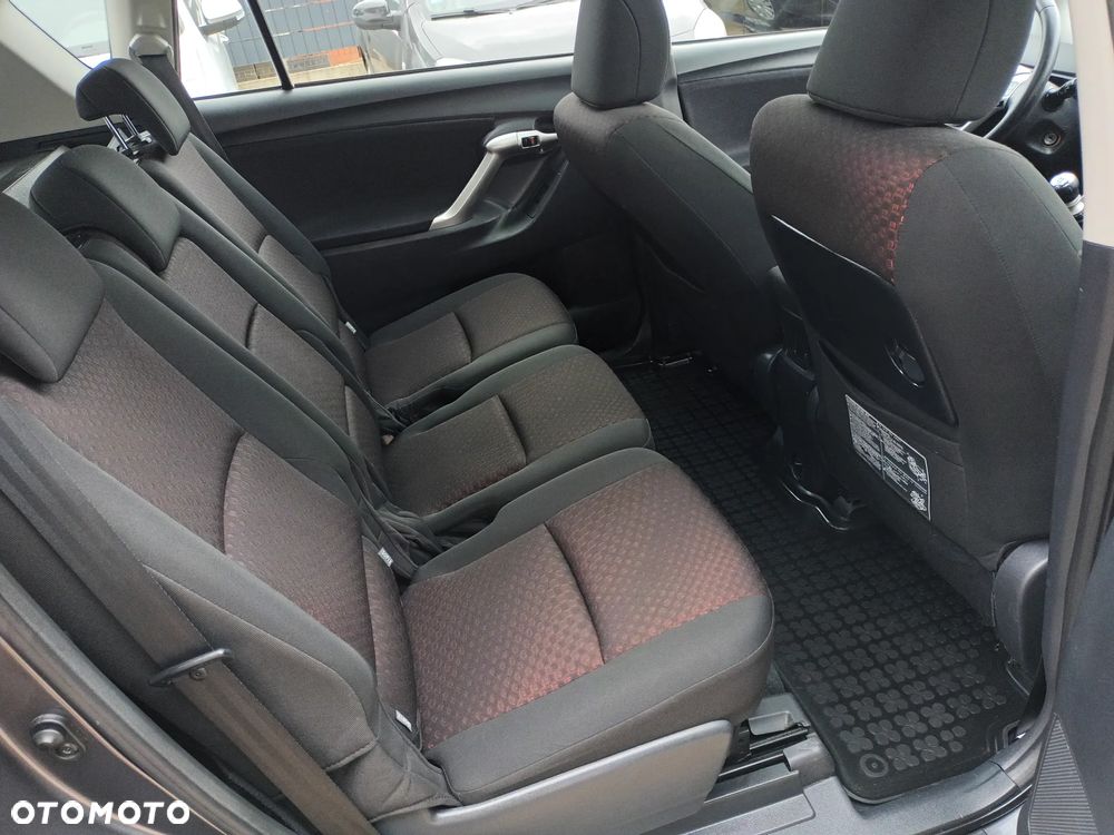 Toyota Verso 1.8 5-Sitzer Executive - 25