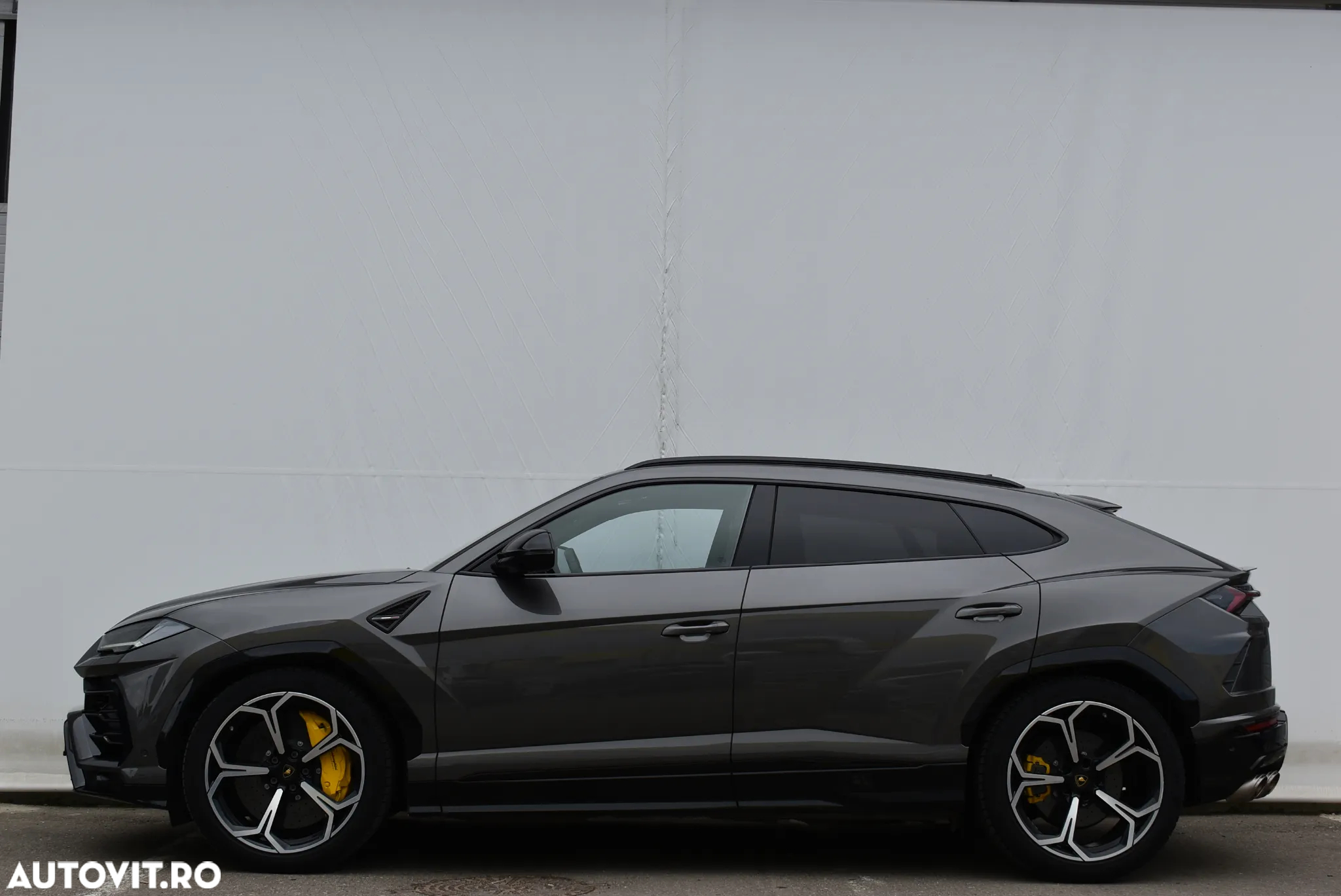 Lamborghini URUS - 3
