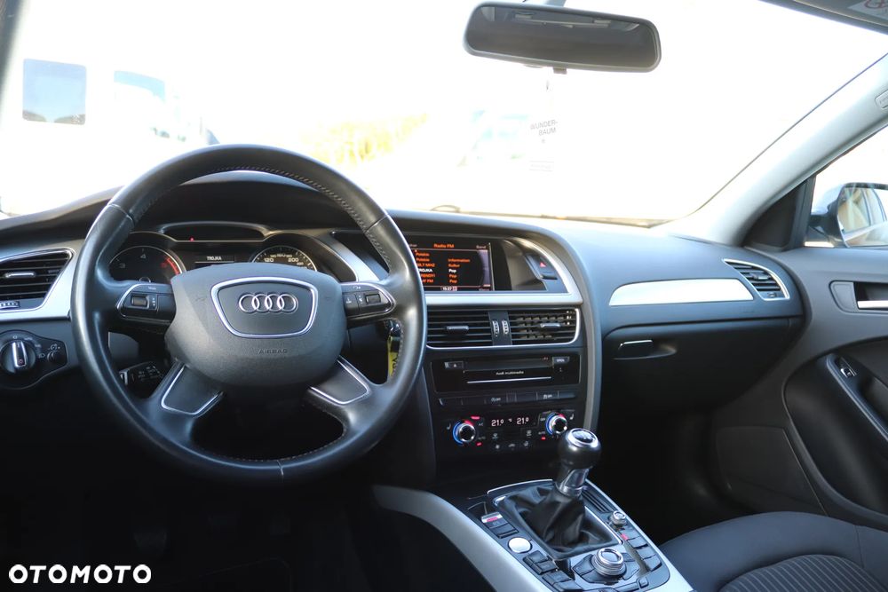 Audi A4 Avant 2.0 TDI - 26