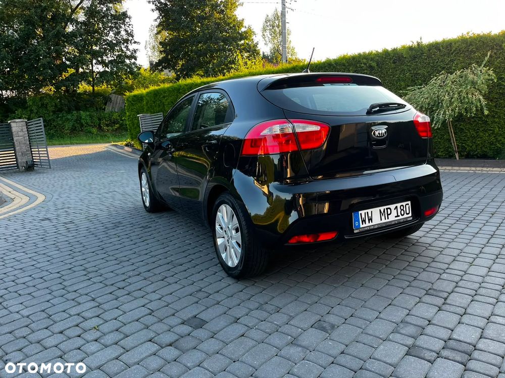 Kia Rio - 5