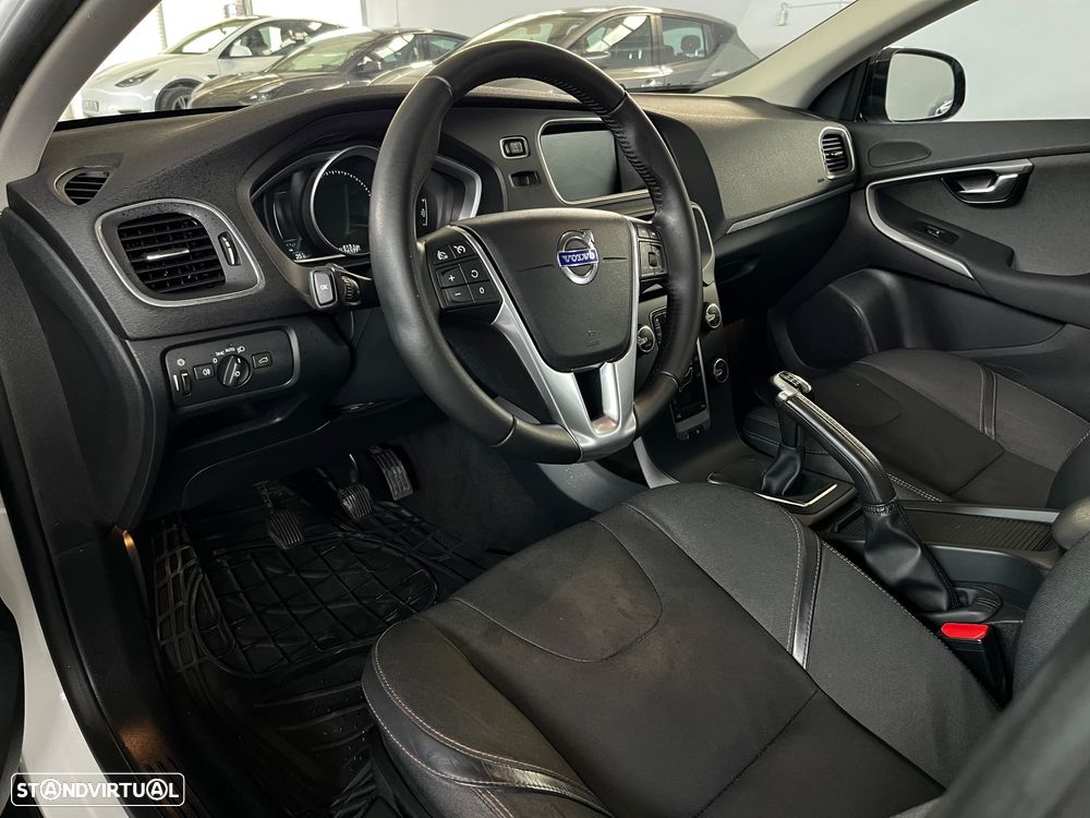 Volvo V40 Cross Country 2.0 D2 Momentum - 7