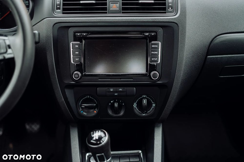 Volkswagen Jetta - 18