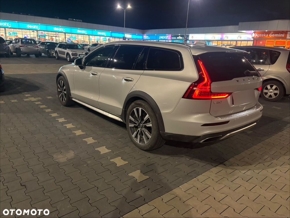 Volvo V60 Cross Country T5 AWD Geartronic - 36