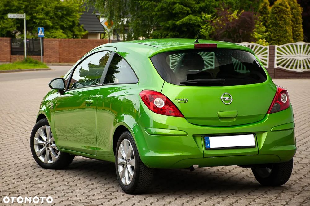 Opel Corsa 1.4 16V Active - 11