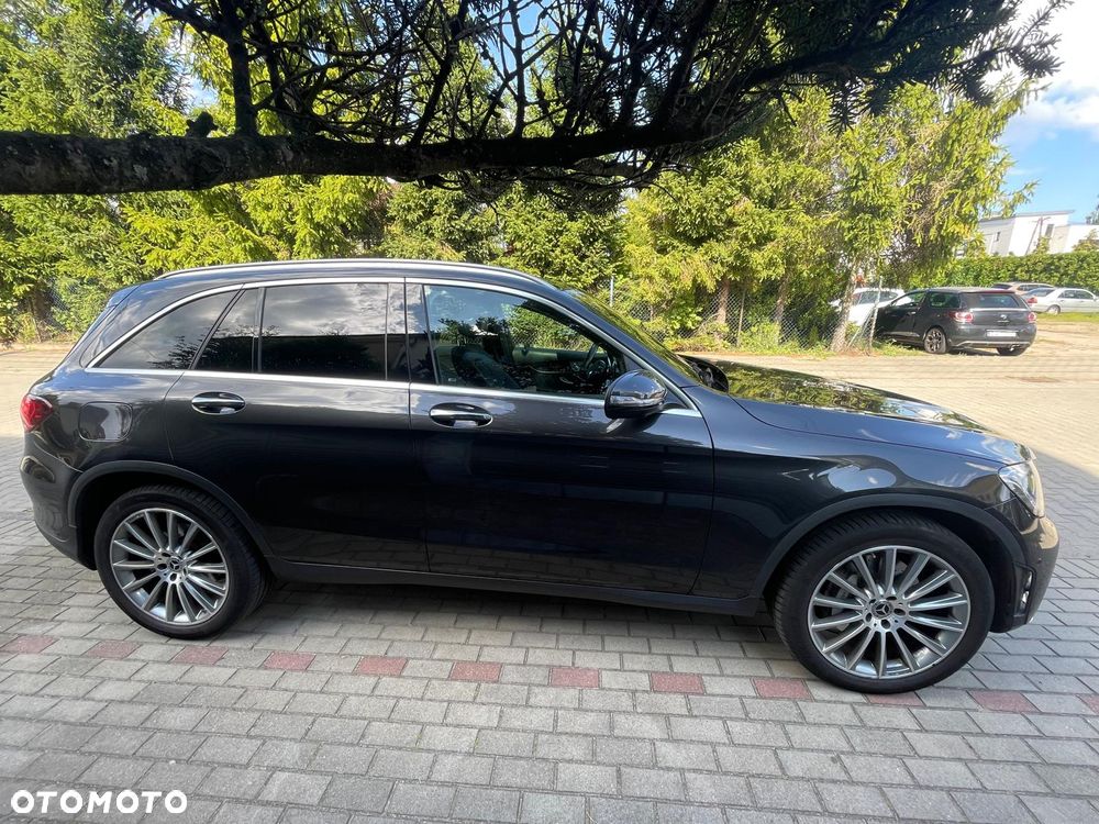 Mercedes-Benz GLC 300 4-Matic - 4