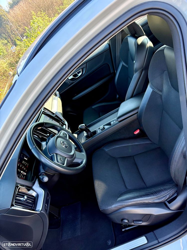 Volvo V60 2.0 D3 Momentum - 11
