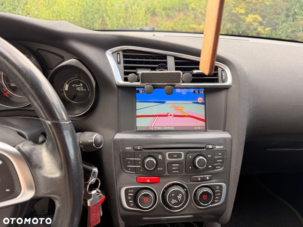 Citroën C4 HDi 90 Attraction - 8