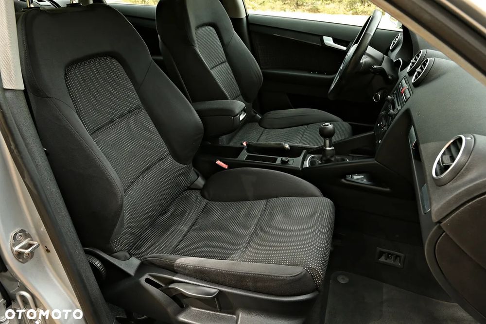 Audi A3 Sportback 2.0 TDI Ambiente - 30