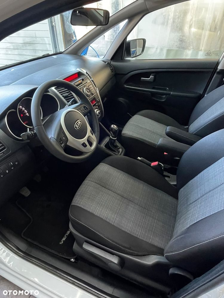 Kia Venga 1.4 CVVT Titanium Collection - 21